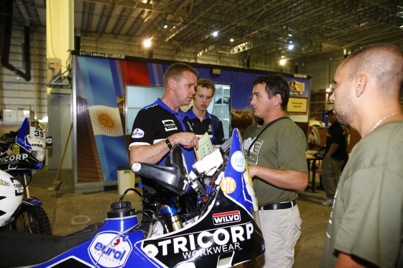 autodakar2015scrutineering.jpg